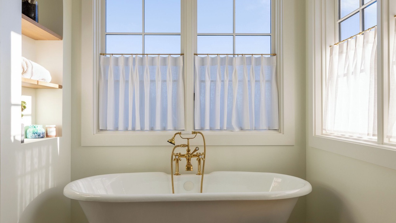 Photo of Bathroom in Laurelhurst