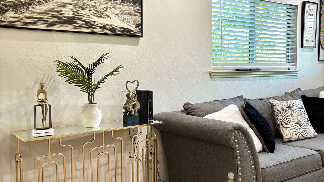 Photo of Livingroom in Georgian Acres