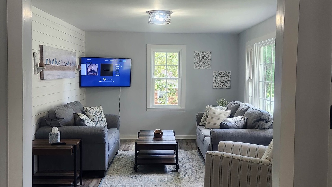 Photo of Livingroom in Grand Rivers