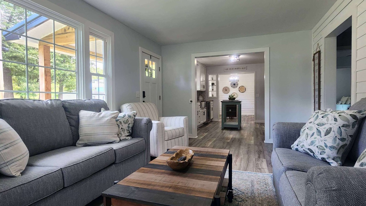 Photo of Livingroom in Grand Rivers