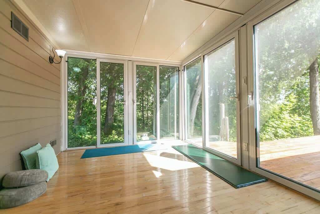 Photo of Bedroom in Mono