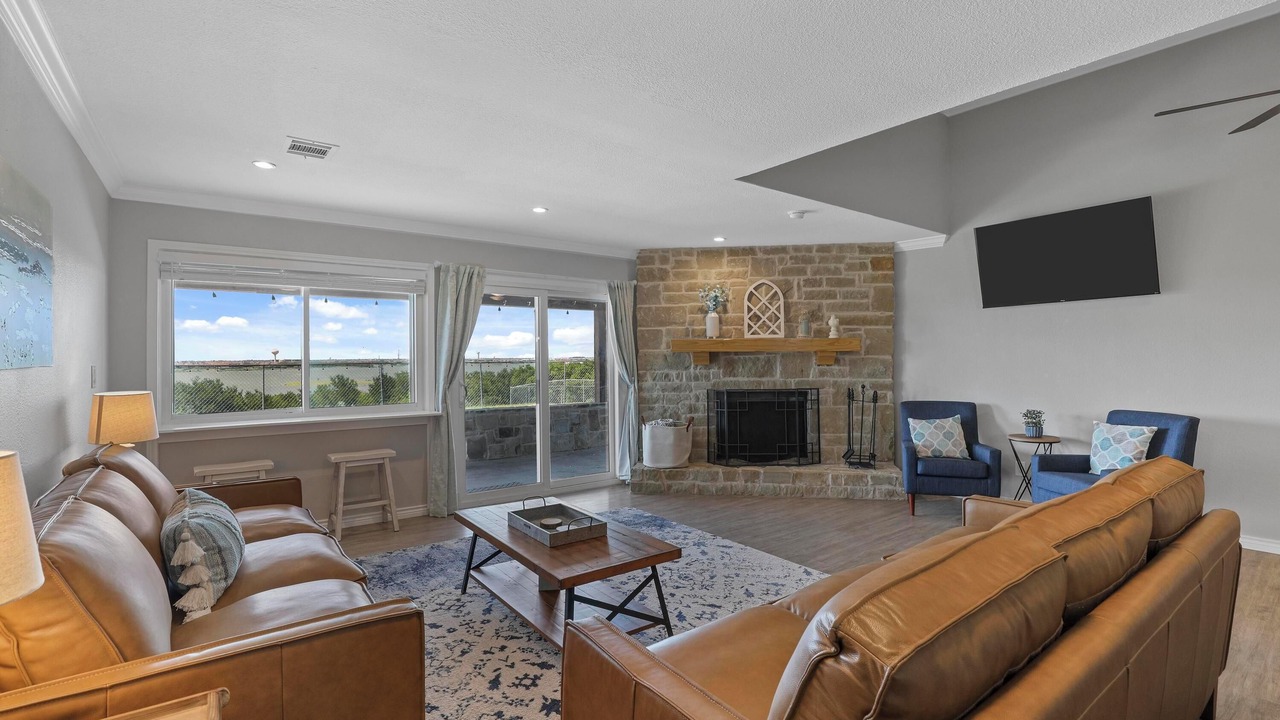Photo of Livingroom in The Colony