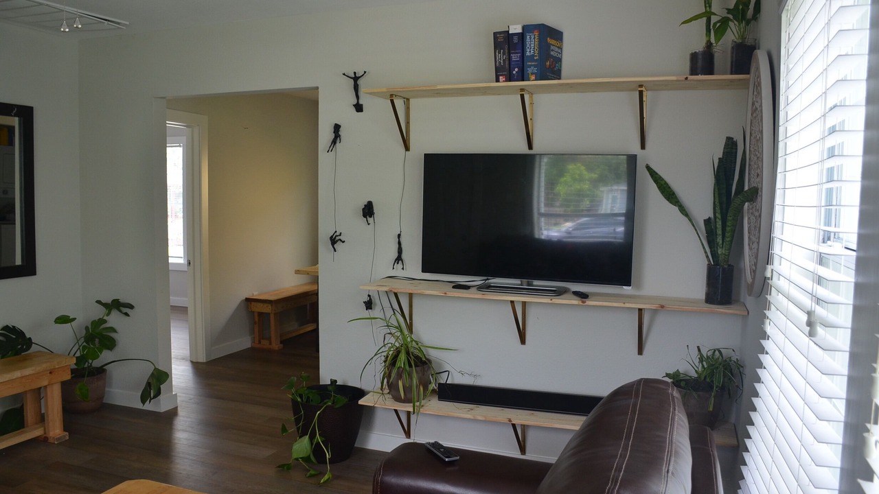 Photo of Livingroom in Northside