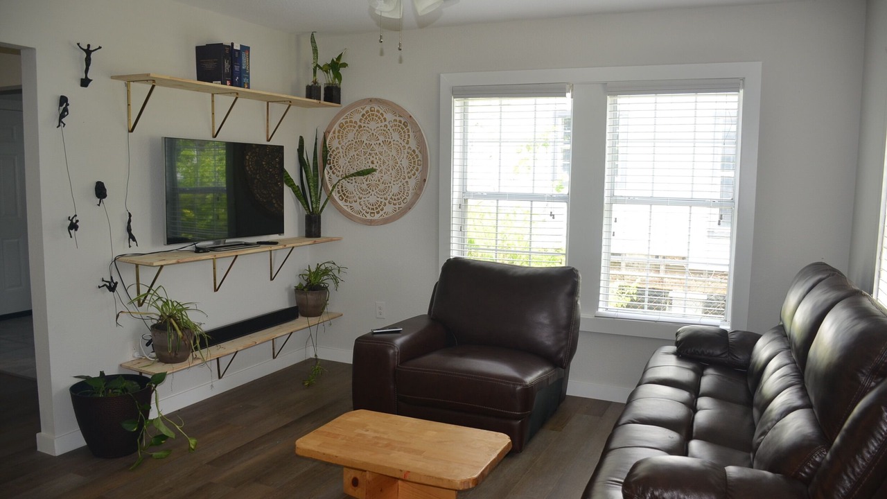Photo of Livingroom in Northside