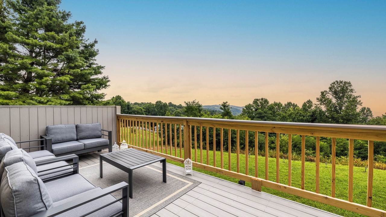Photo of Patio Balcony in Dan River