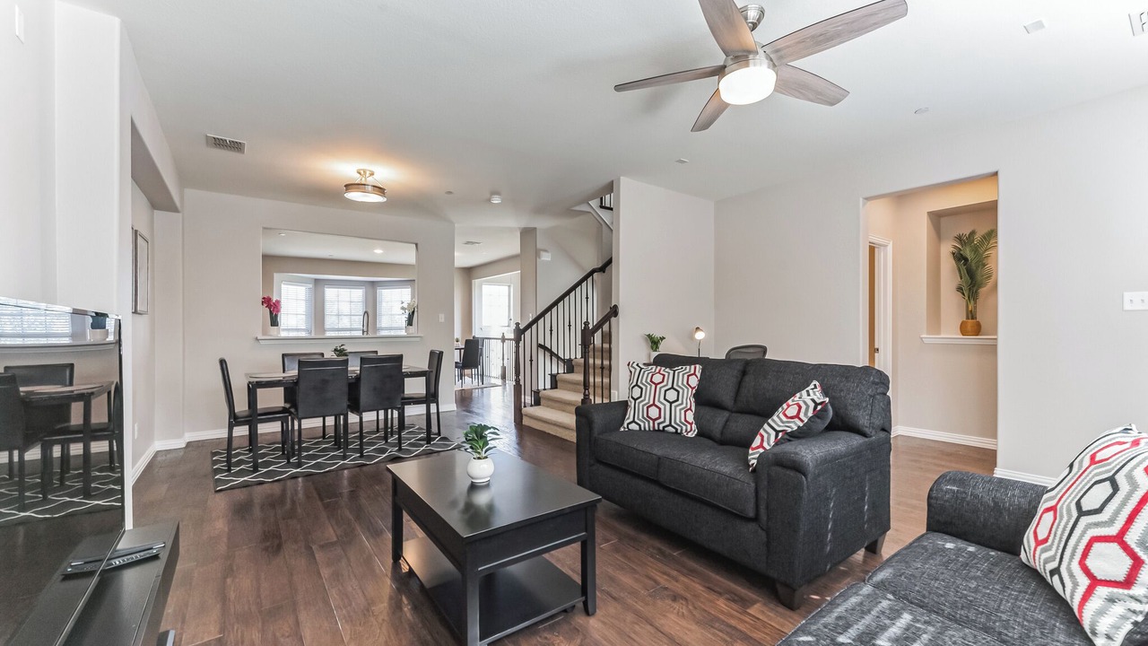 Photo of Livingroom in Las Colinas