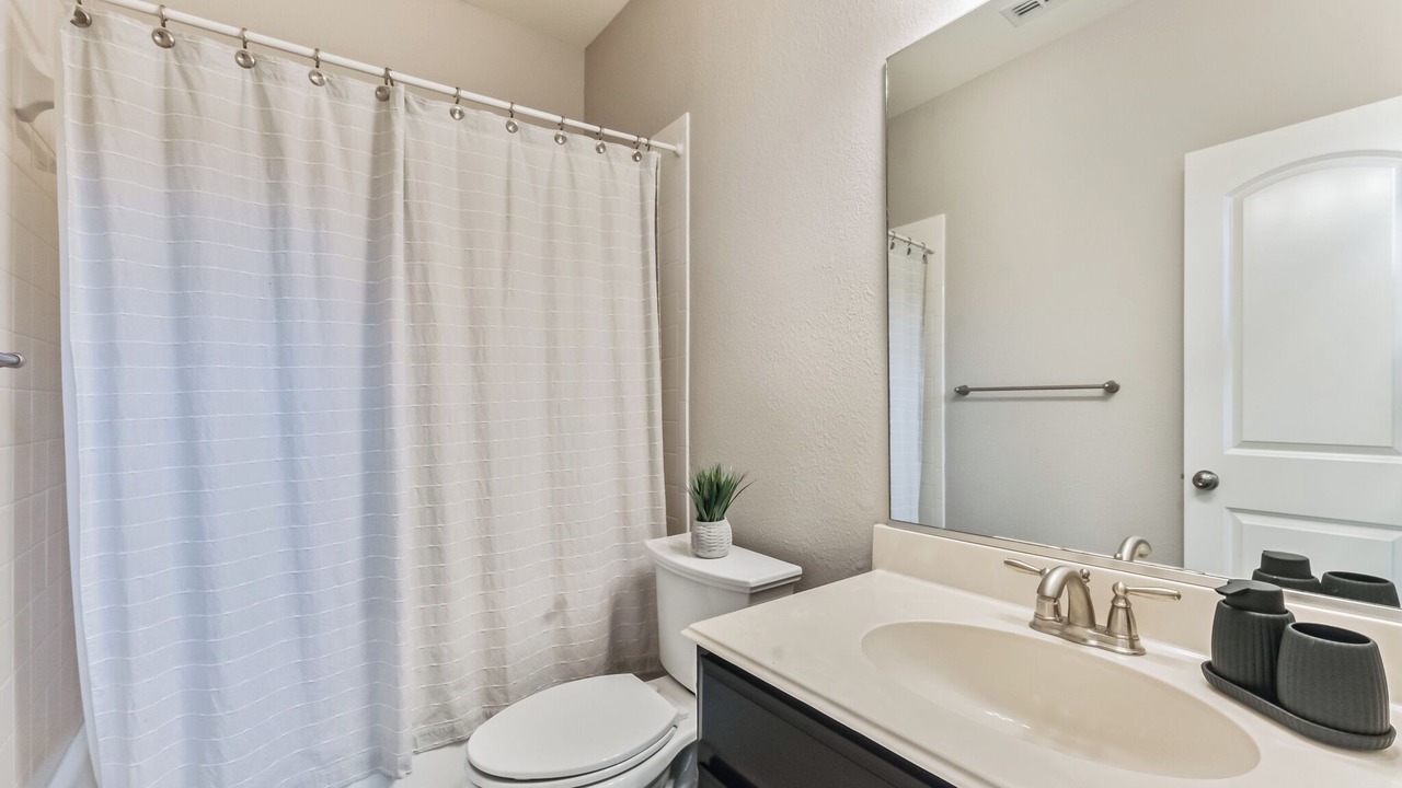 Photo of Bathroom in Las Colinas