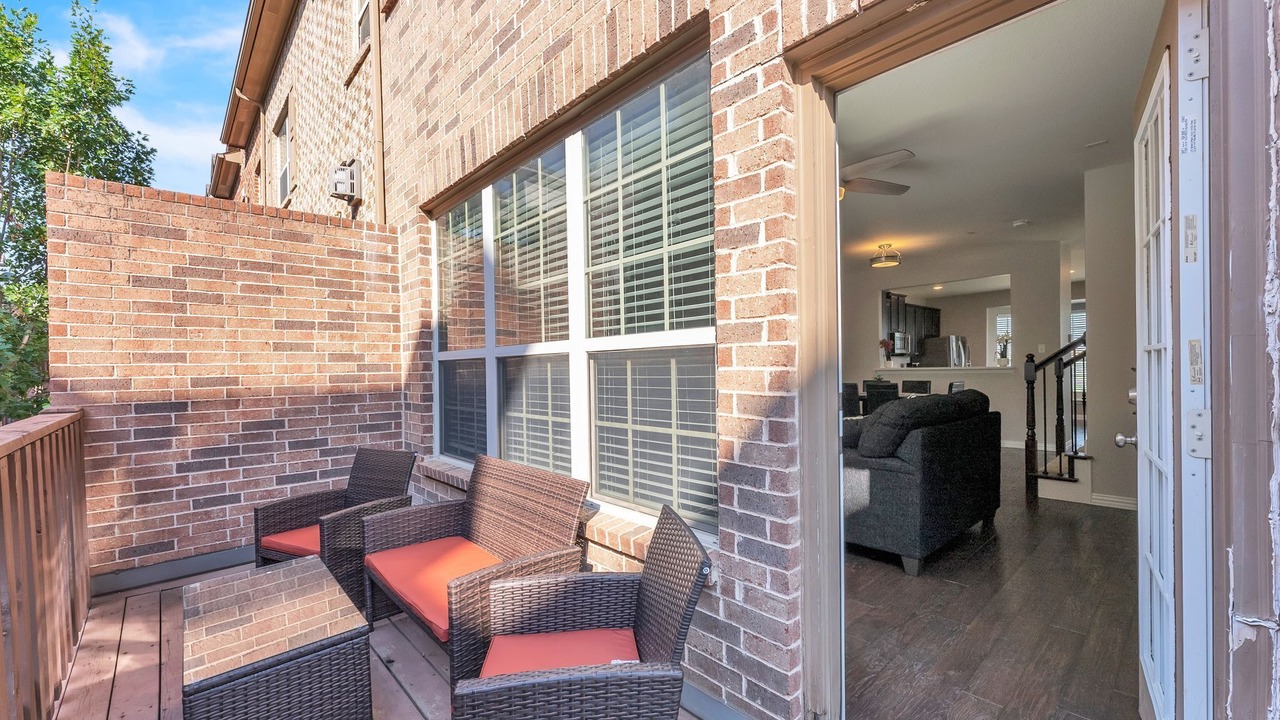 Photo of Patio Balcony in Las Colinas