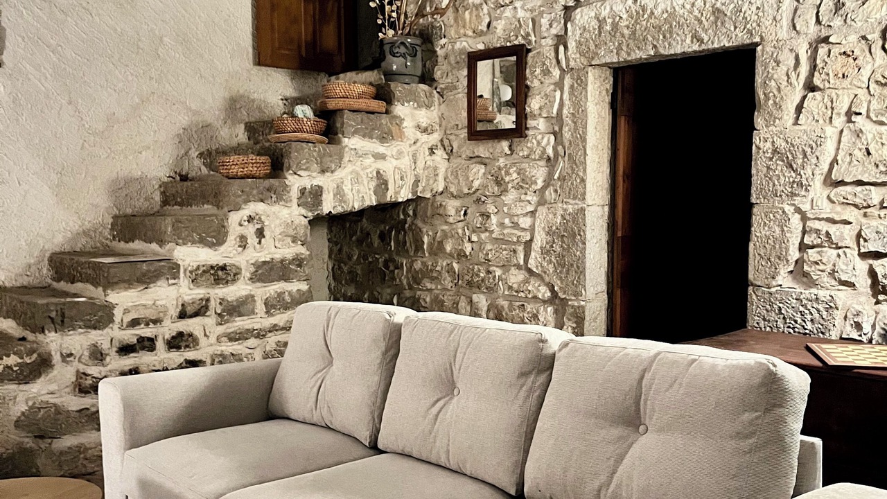 Photo of Livingroom in Chandolas