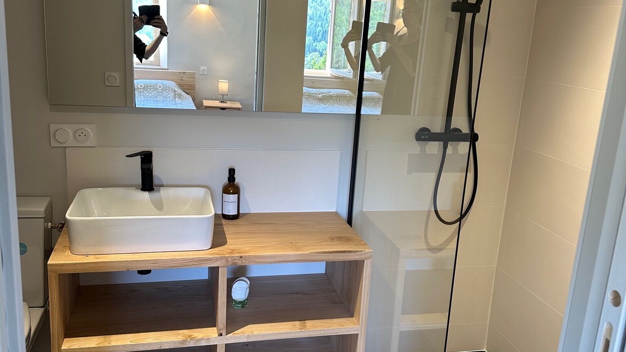 Photo of Bathroom in Saint-Laurent-de-Cerdans