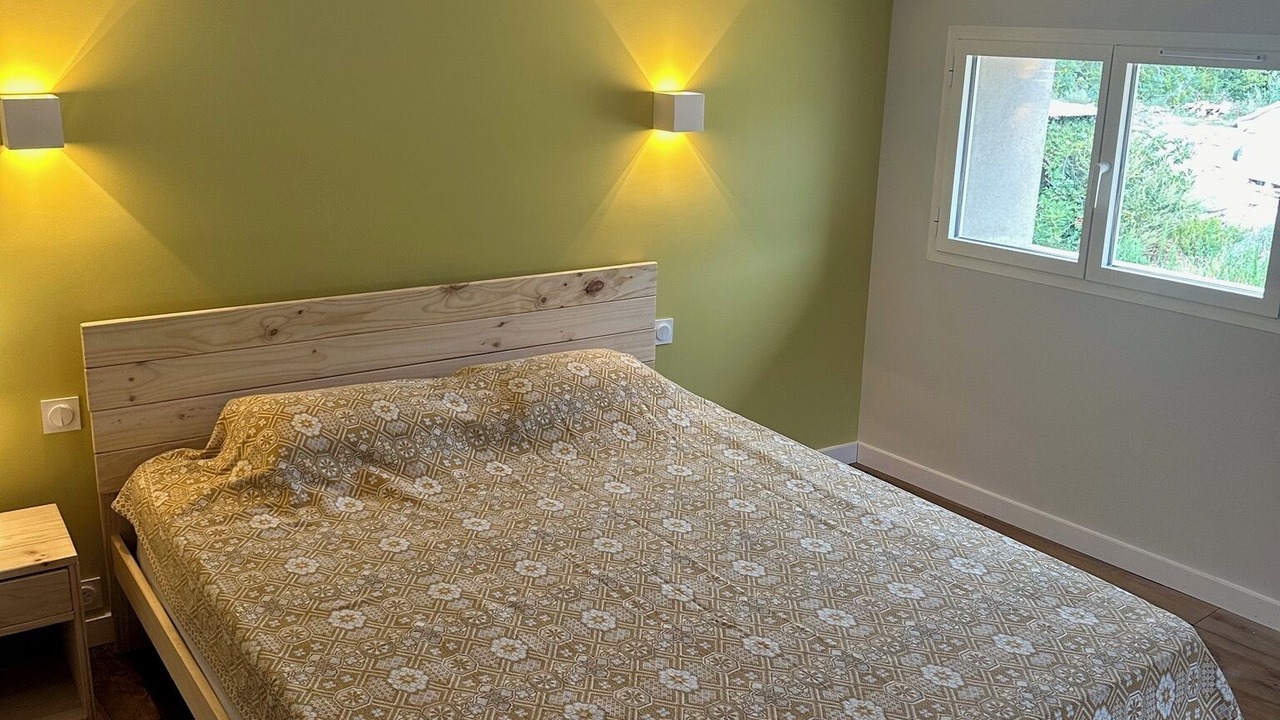 Photo of Bedroom in Saint-Laurent-de-Cerdans
