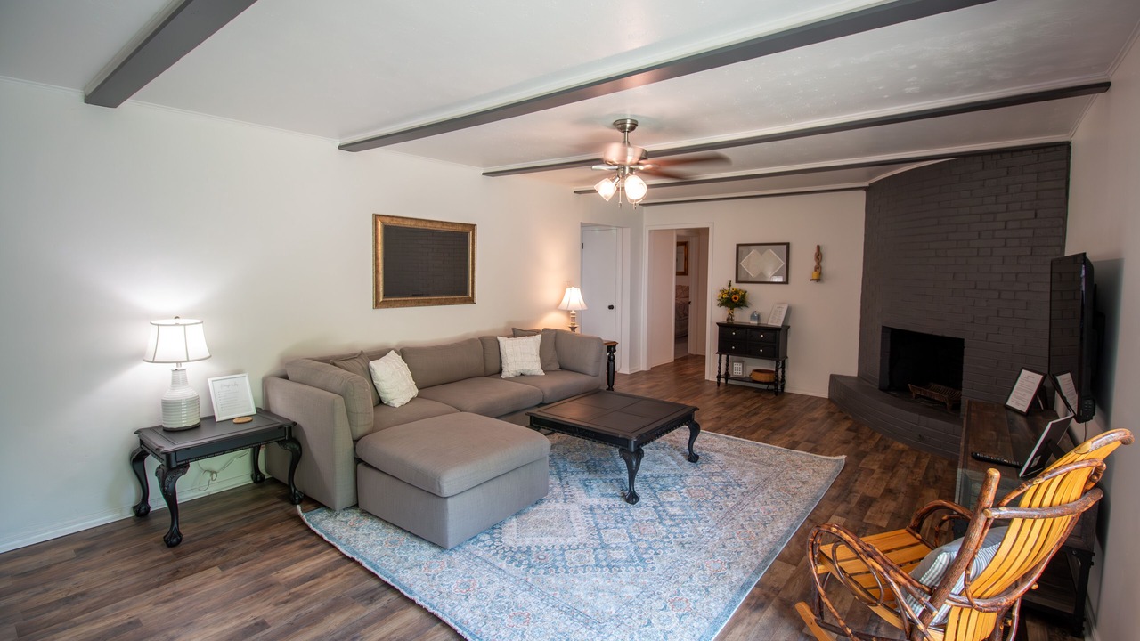 Photo of Livingroom in South Tulsa