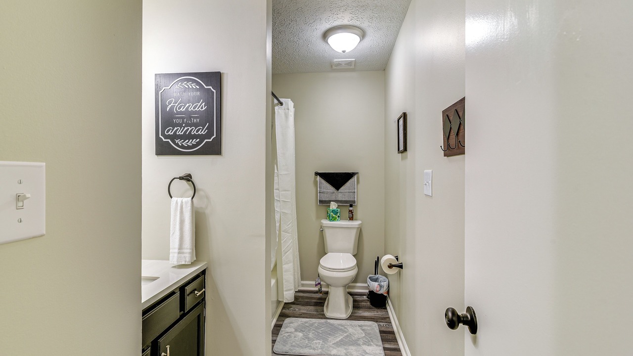 Photo of Bathroom in Bowling Green