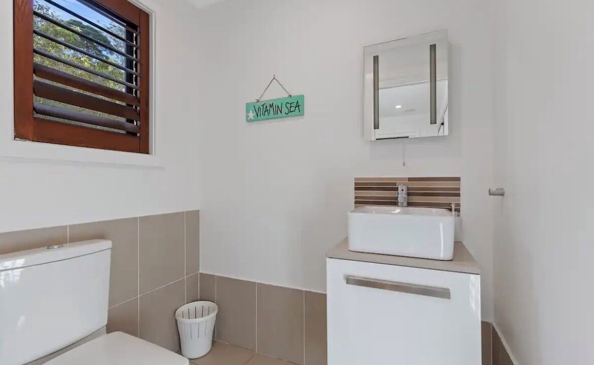 Photo of Bathroom in Buff Point