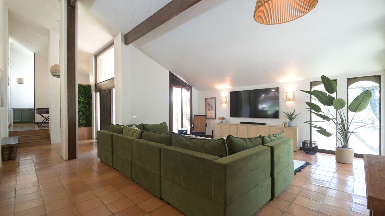 Photo of Livingroom in Medical Center District