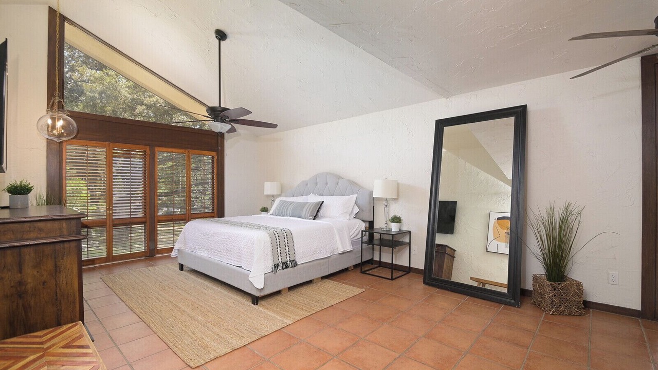 Photo of Bedroom in Medical Center District