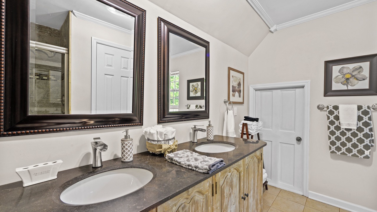 Photo of Bathroom in Ooltewah