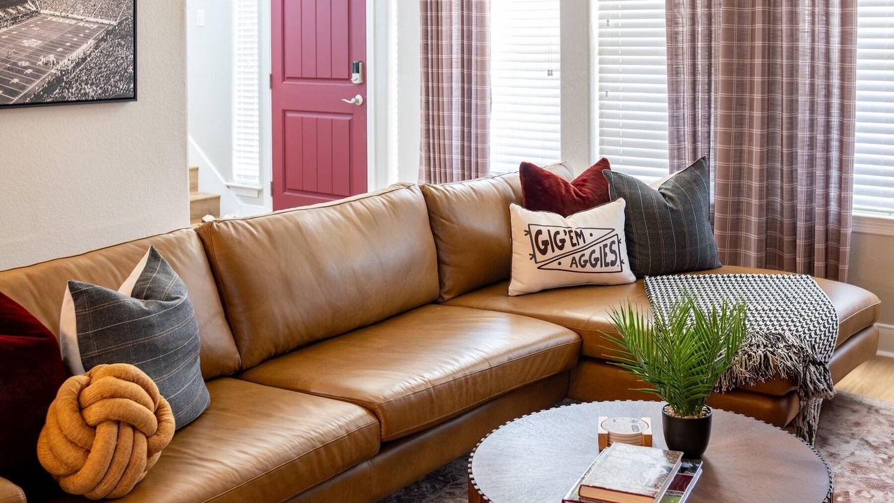 Photo of Livingroom in College Station