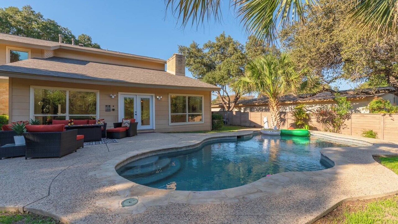 Photo of Outdoor in Vance Jackson