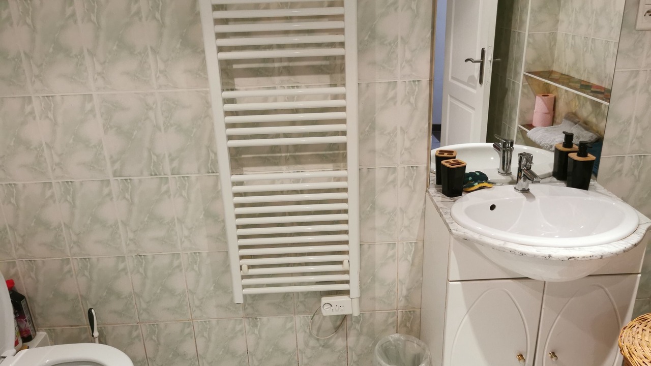 Photo of Bathroom in Pezens