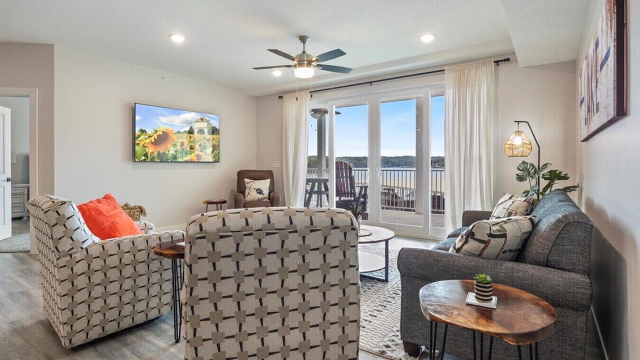 Photo of Livingroom in Camdenton