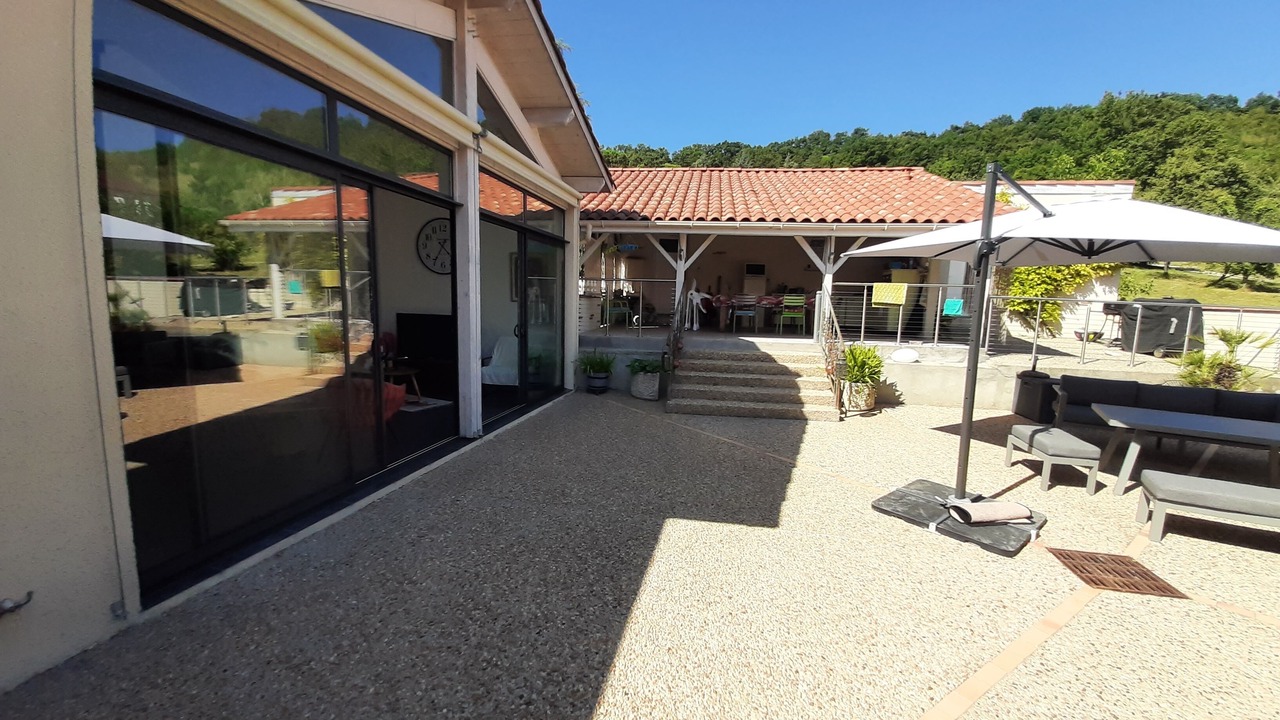 Photo of Patio Balcony in Bon-Encontre