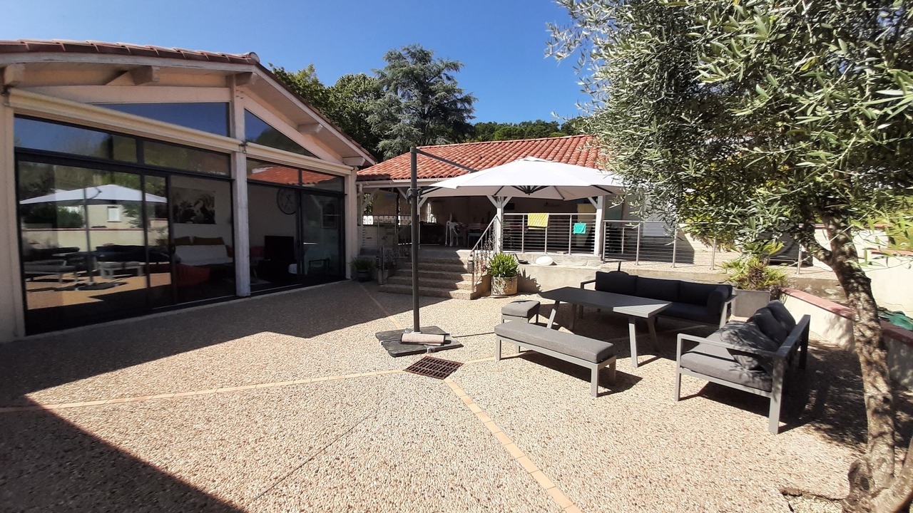 Photo of Patio Balcony in Bon-Encontre