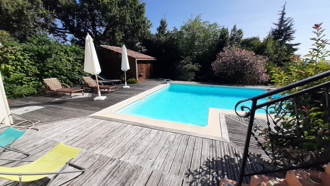 Photo of Outdoor in Bon-Encontre
