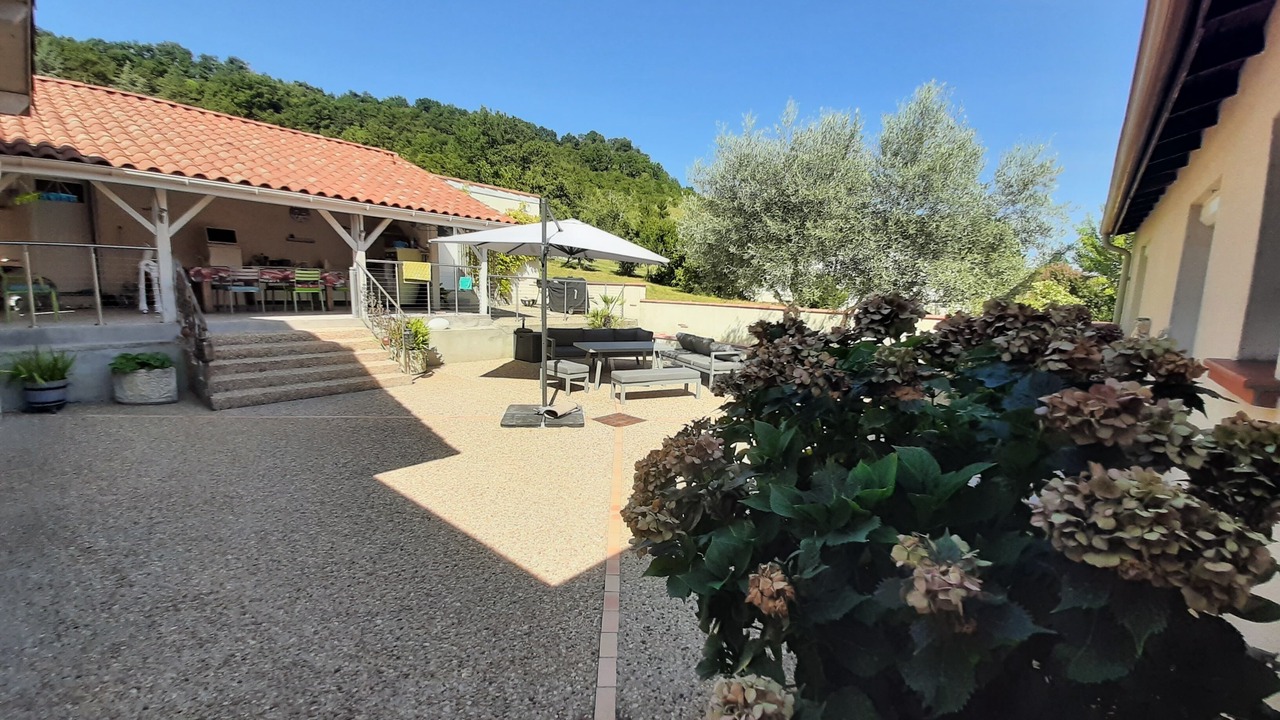 Photo of Patio Balcony in Bon-Encontre