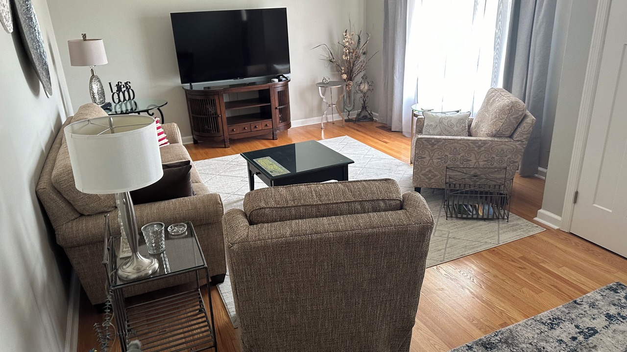 Photo of Livingroom in Cleveland