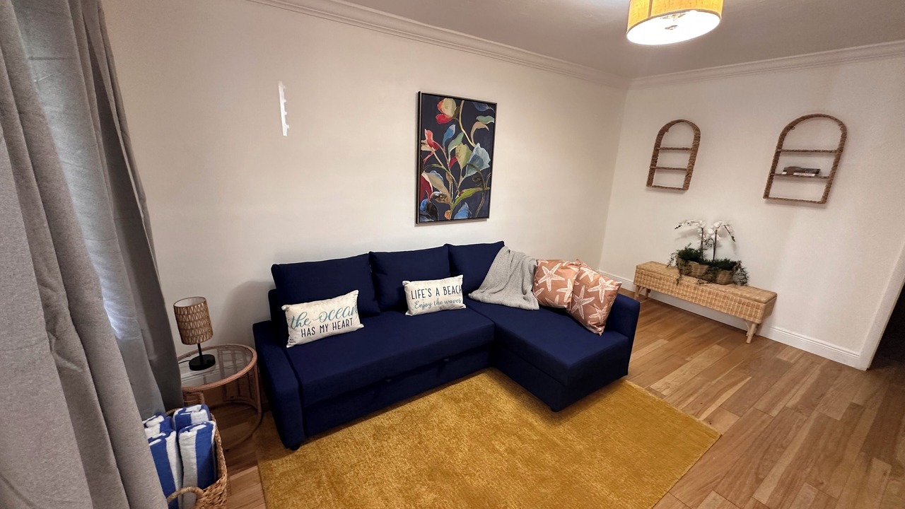 Photo of Livingroom in Key Biscayne