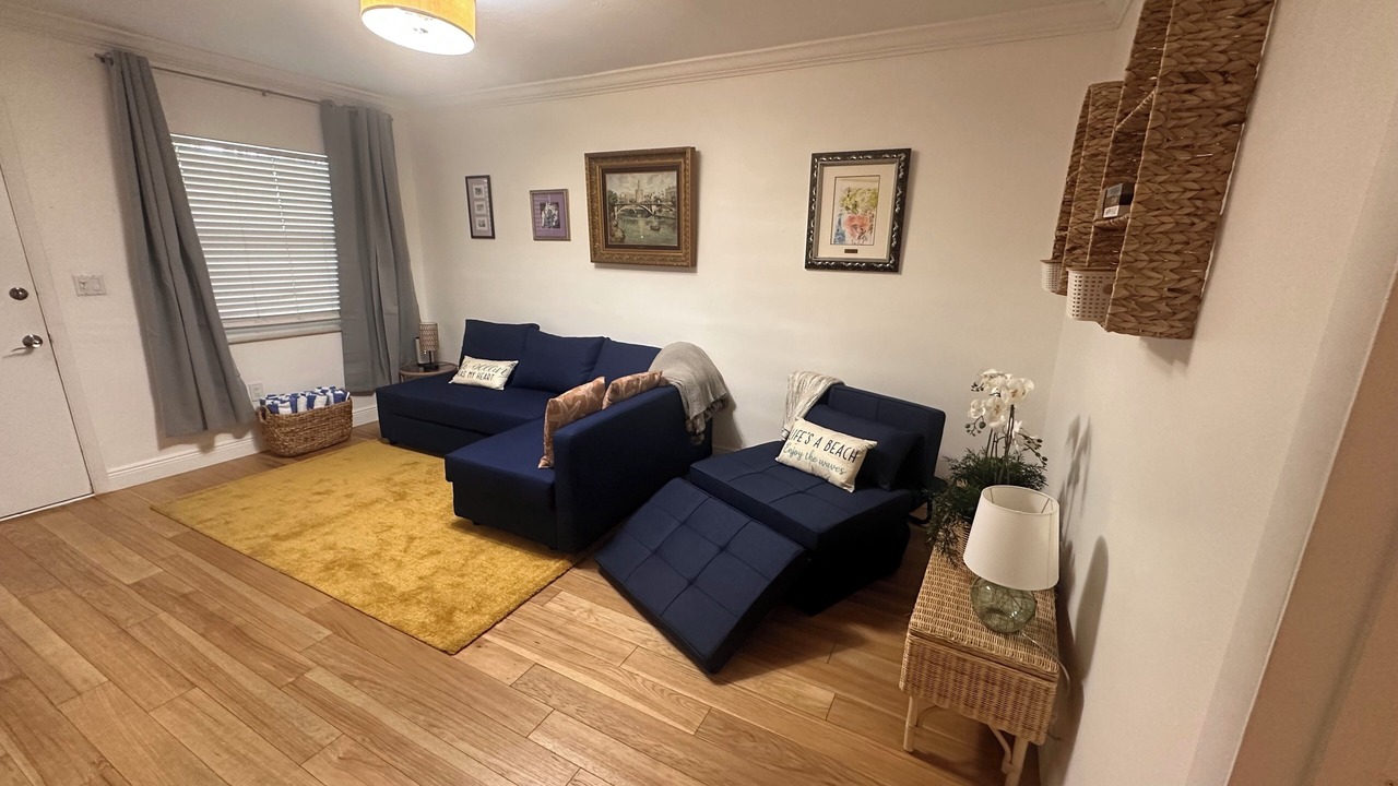 Photo of Livingroom in Key Biscayne