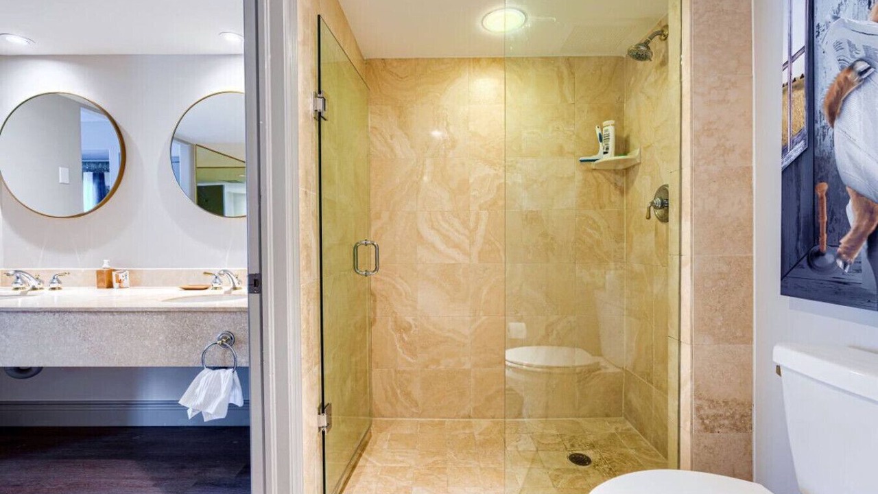 Photo of Bathroom in Oro-Medonte