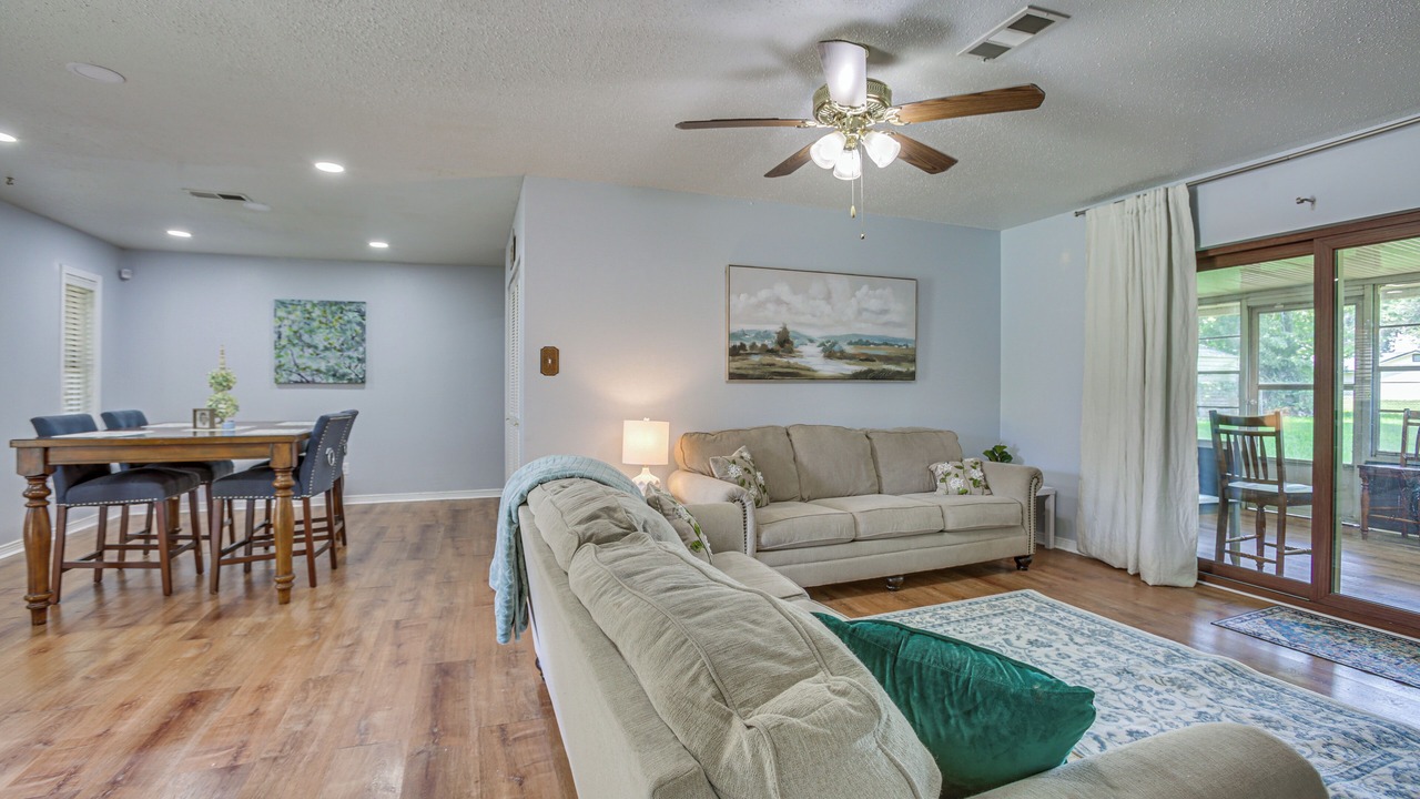 Photo of Livingroom in LaPlace