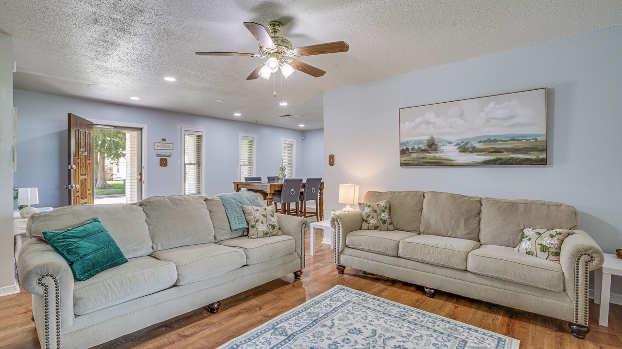 Photo of Livingroom in LaPlace