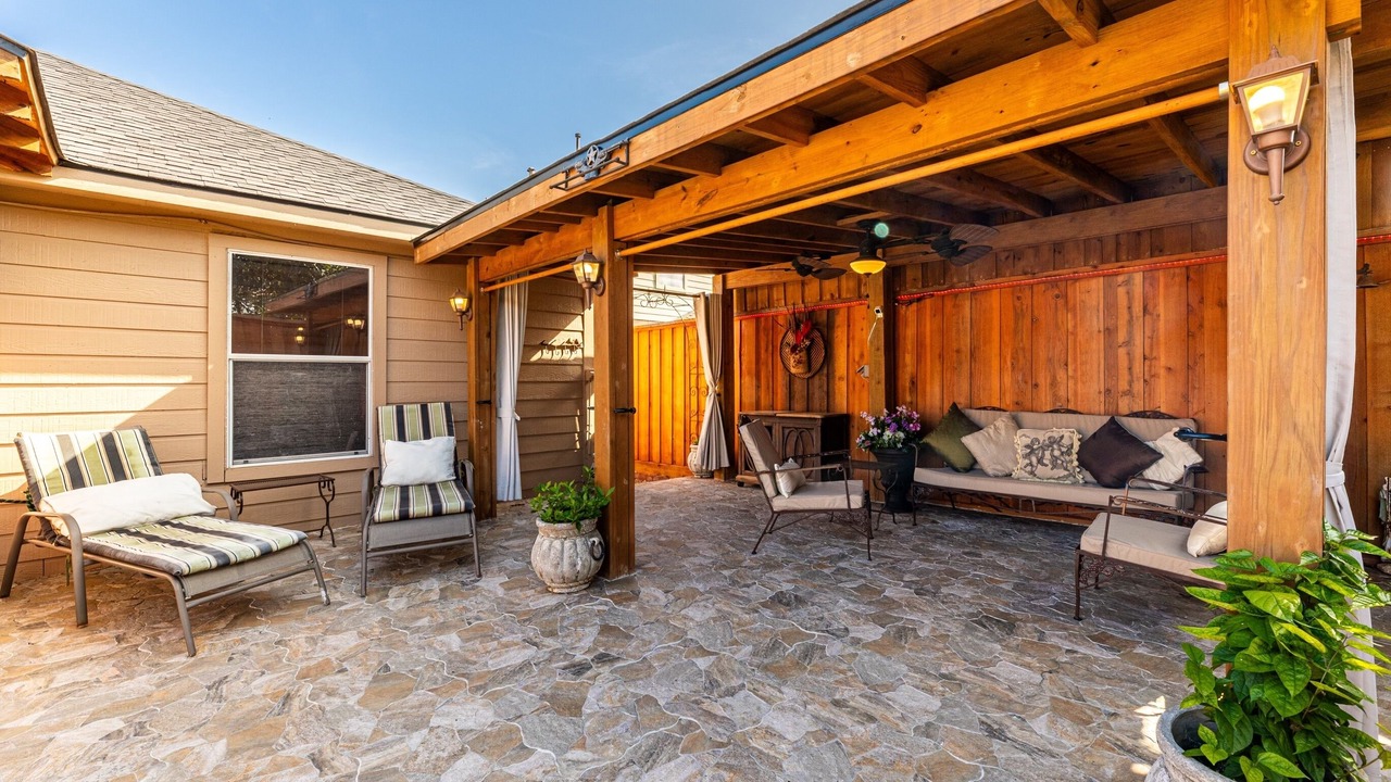 Photo of Patio Balcony in Atascocita