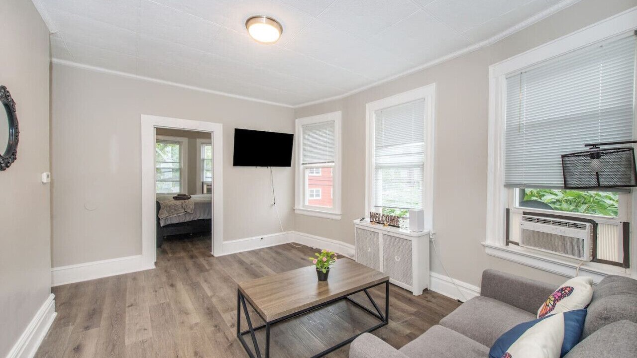 Photo of Livingroom in Harrison