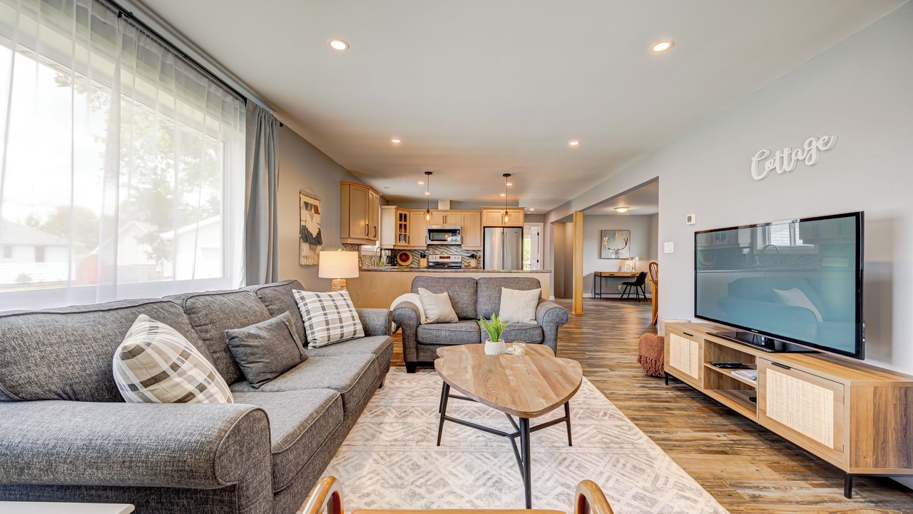 Photo of Livingroom in Fenelon Falls