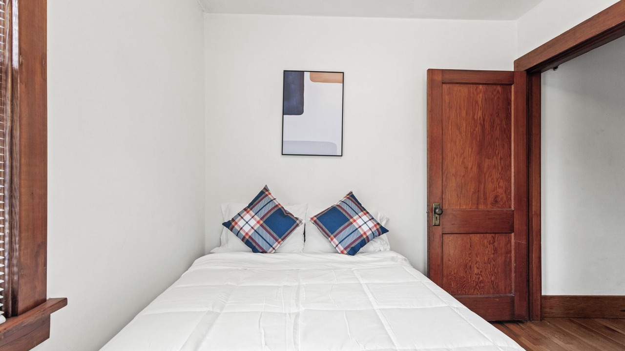 Photo of Bedroom in Englewood