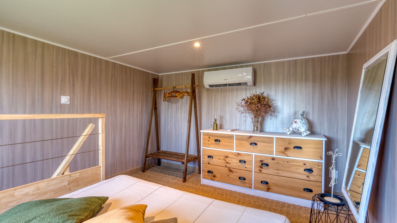 Photo of Bedroom in Generac