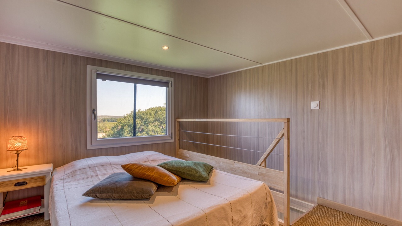Photo of Bedroom in Generac