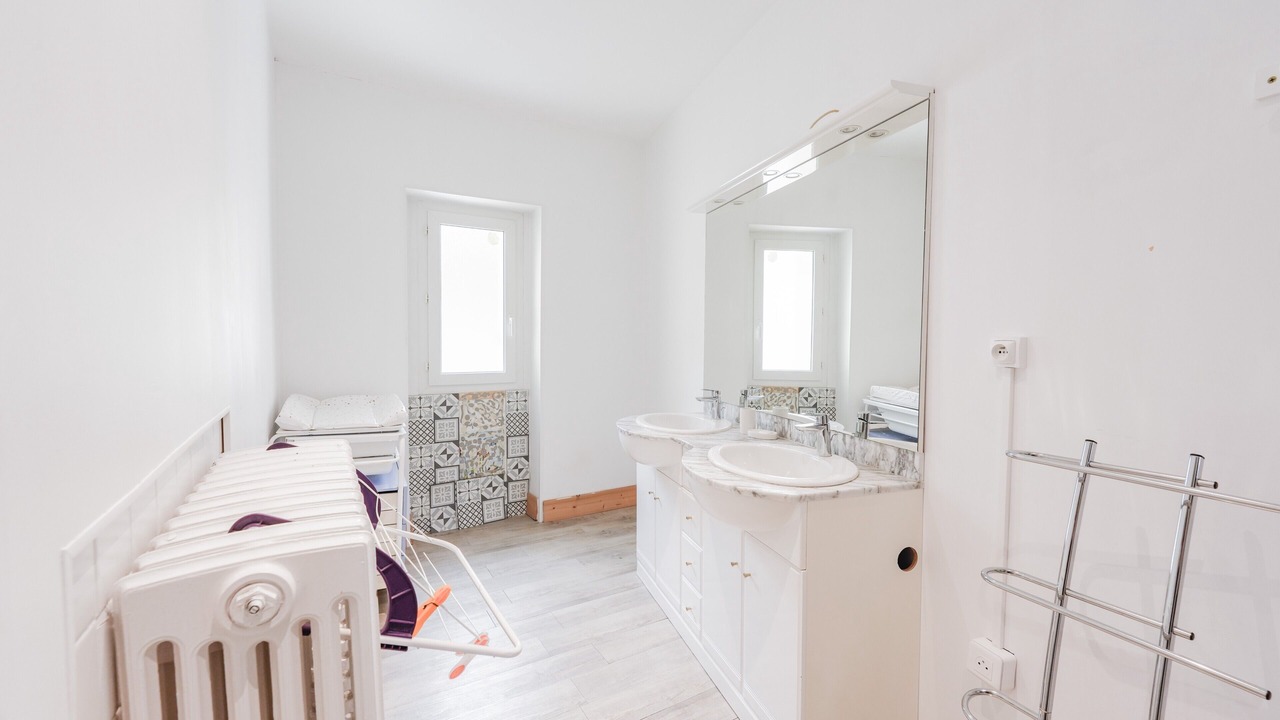 Photo of Bathroom in Luzenac