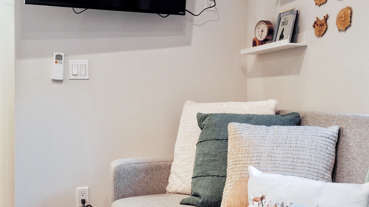 Photo of Livingroom in East Queen Anne