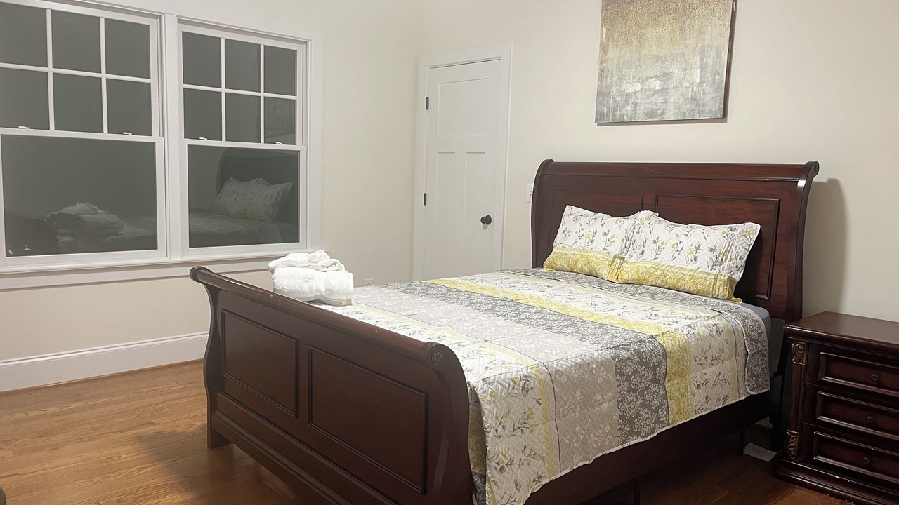 Photo of Bedroom in Addison Heights