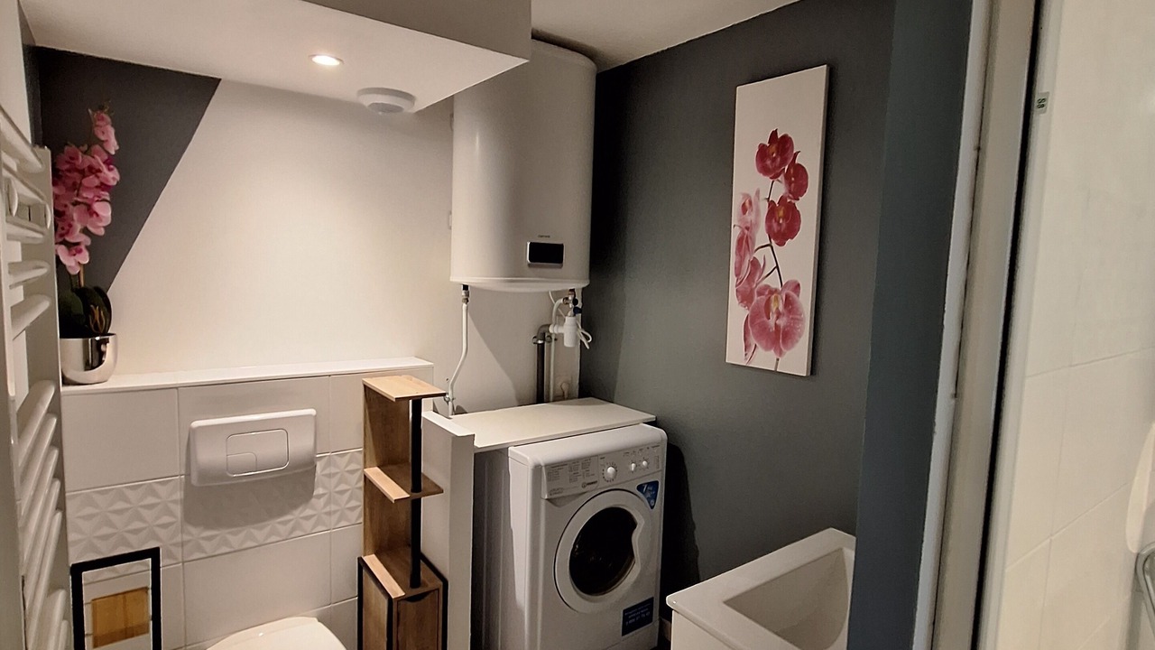 Photo of Bathroom in Saint-Jean-d'Angely