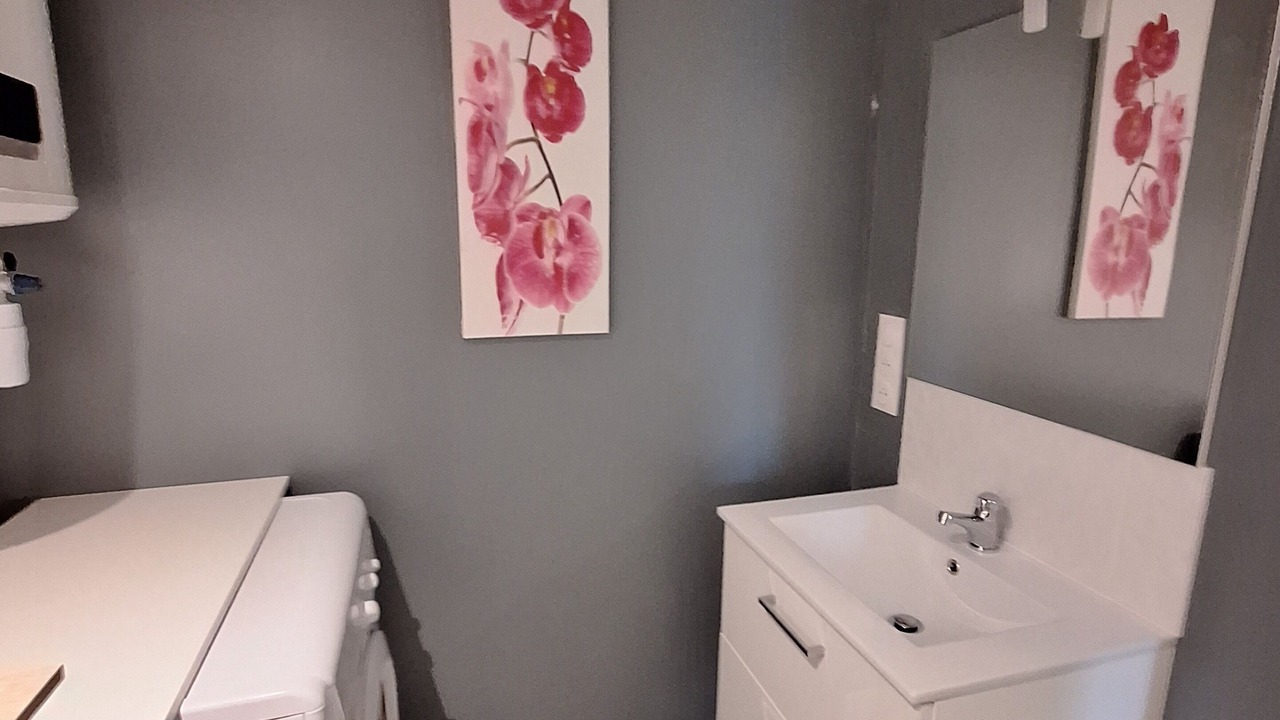 Photo of Bathroom in Saint-Jean-d'Angely