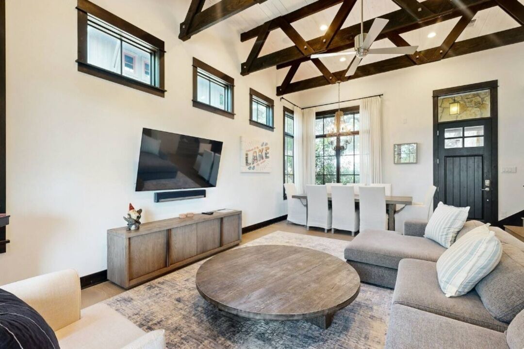 Photo of Livingroom in Spicewood
