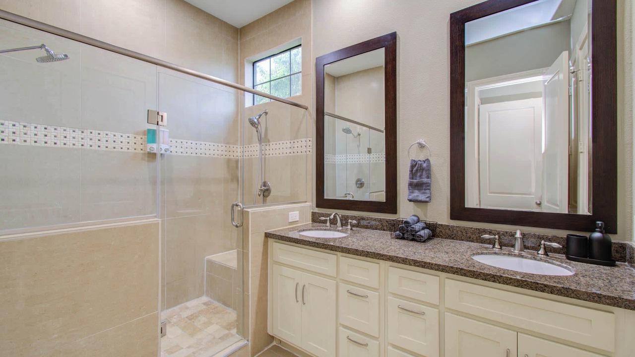 Photo of Bathroom in South Central Houston