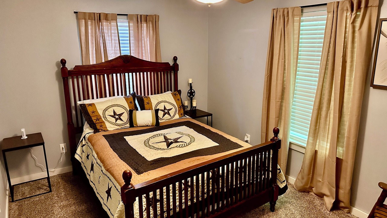 Photo of Bedroom in Mahncke Park