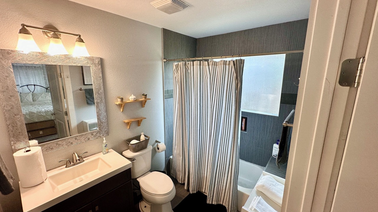 Photo of Bathroom in Mahncke Park